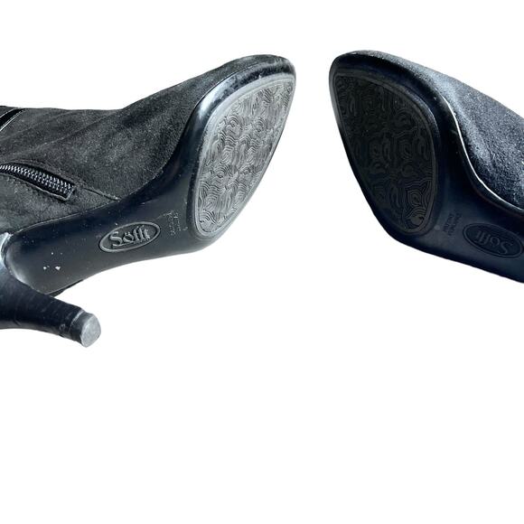 Sofft Black Suede Stiletto Heel Almond Toe Ankle Booties Size 8M - Picture 9 of 13